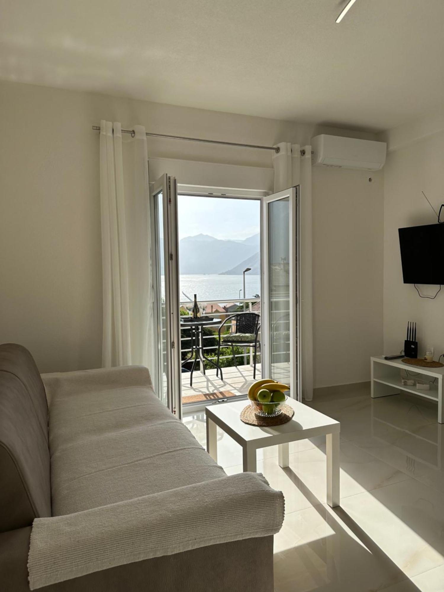 Sunny Apartment Kotor Exterior foto